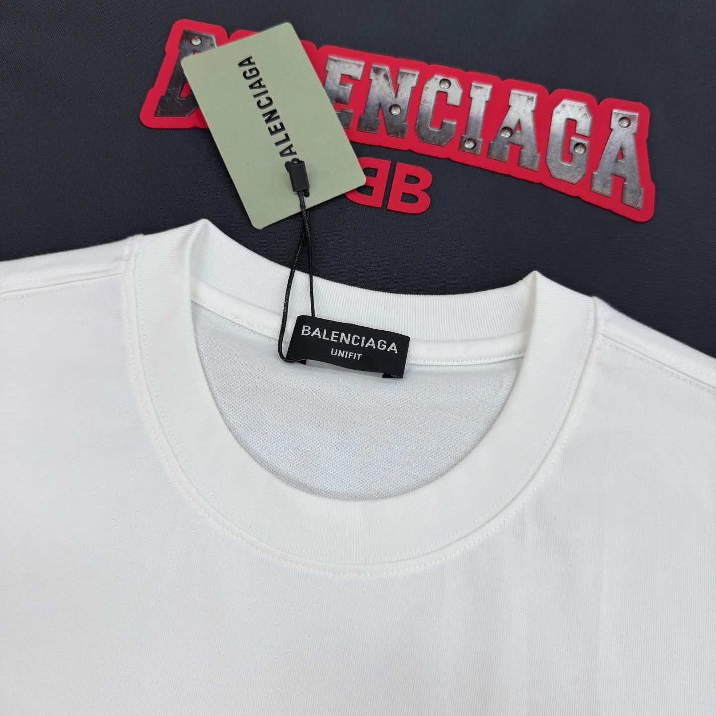 ⚜️ Balenciaga New Arrival T . Same Style❤️ +Red ， ！Silver ， ，BB ✨ Quality 280g ， Breathable， 。Balenciaga ， ， ！🔥 ！ ：Black.White.Dark Gray.Sizes：S-3XL ‼️（175/145 L）
